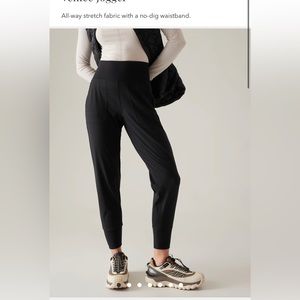 Athleta Venice Jogger Black size small